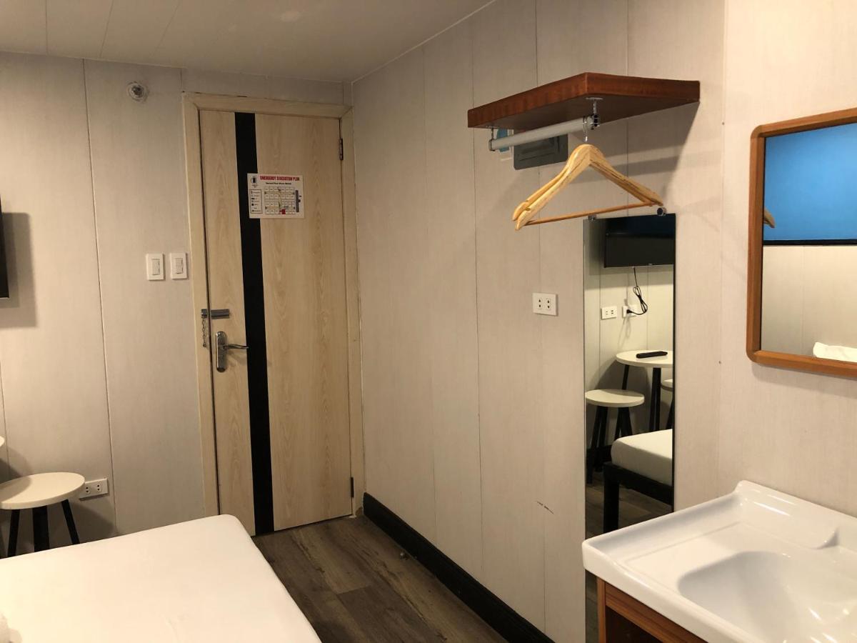 Maine City Residences Leveriza Pasay Bagian luar foto